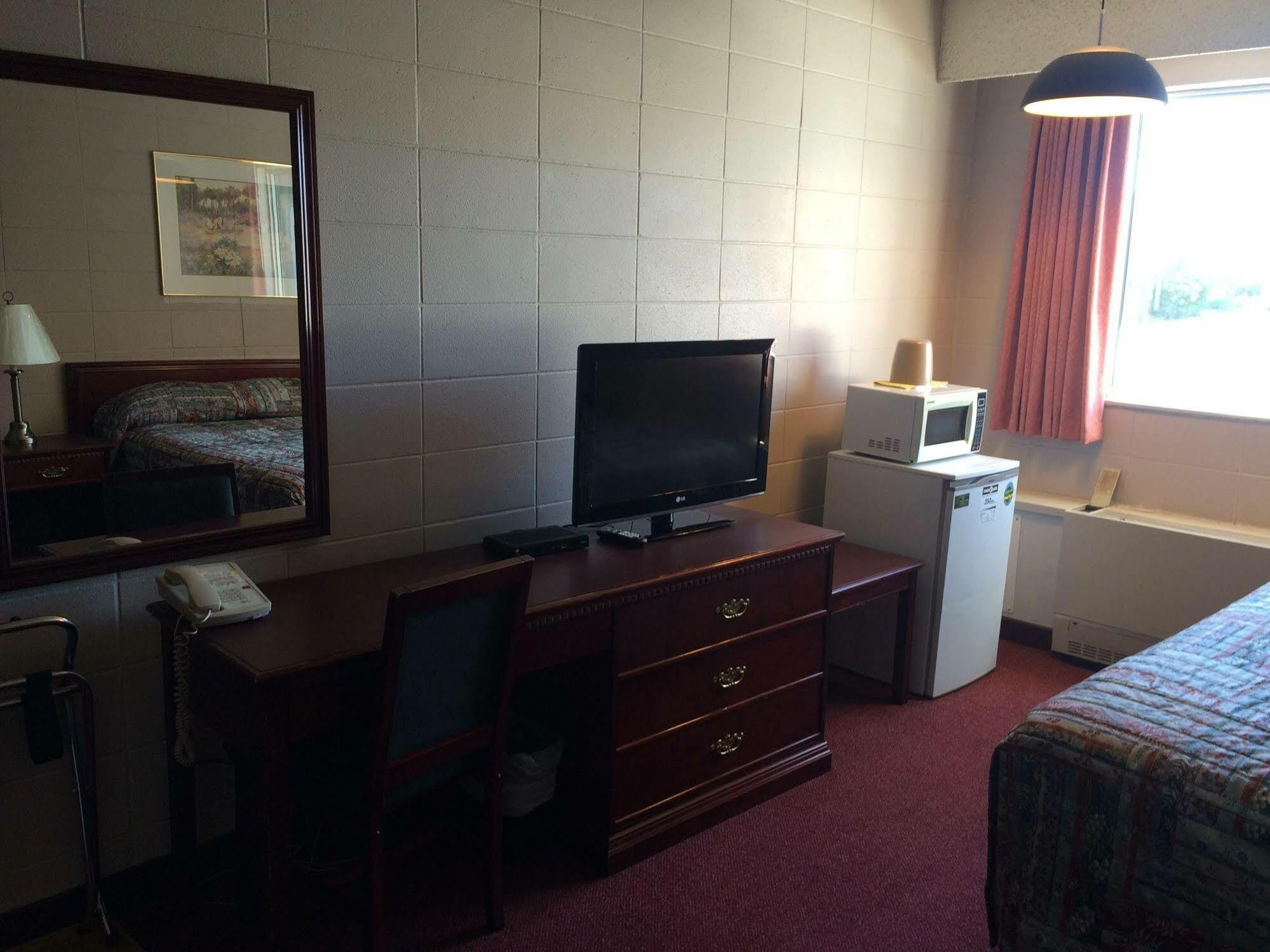 Midtown Motor Inn Bonnyville Kültér fotó